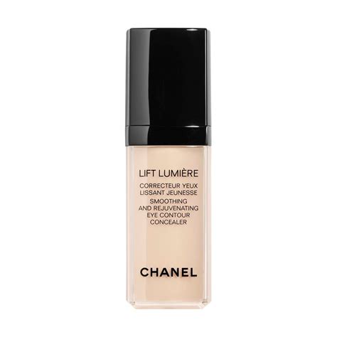 CHANEL Smoothing And Rejuvenating Eye Contour Concealer